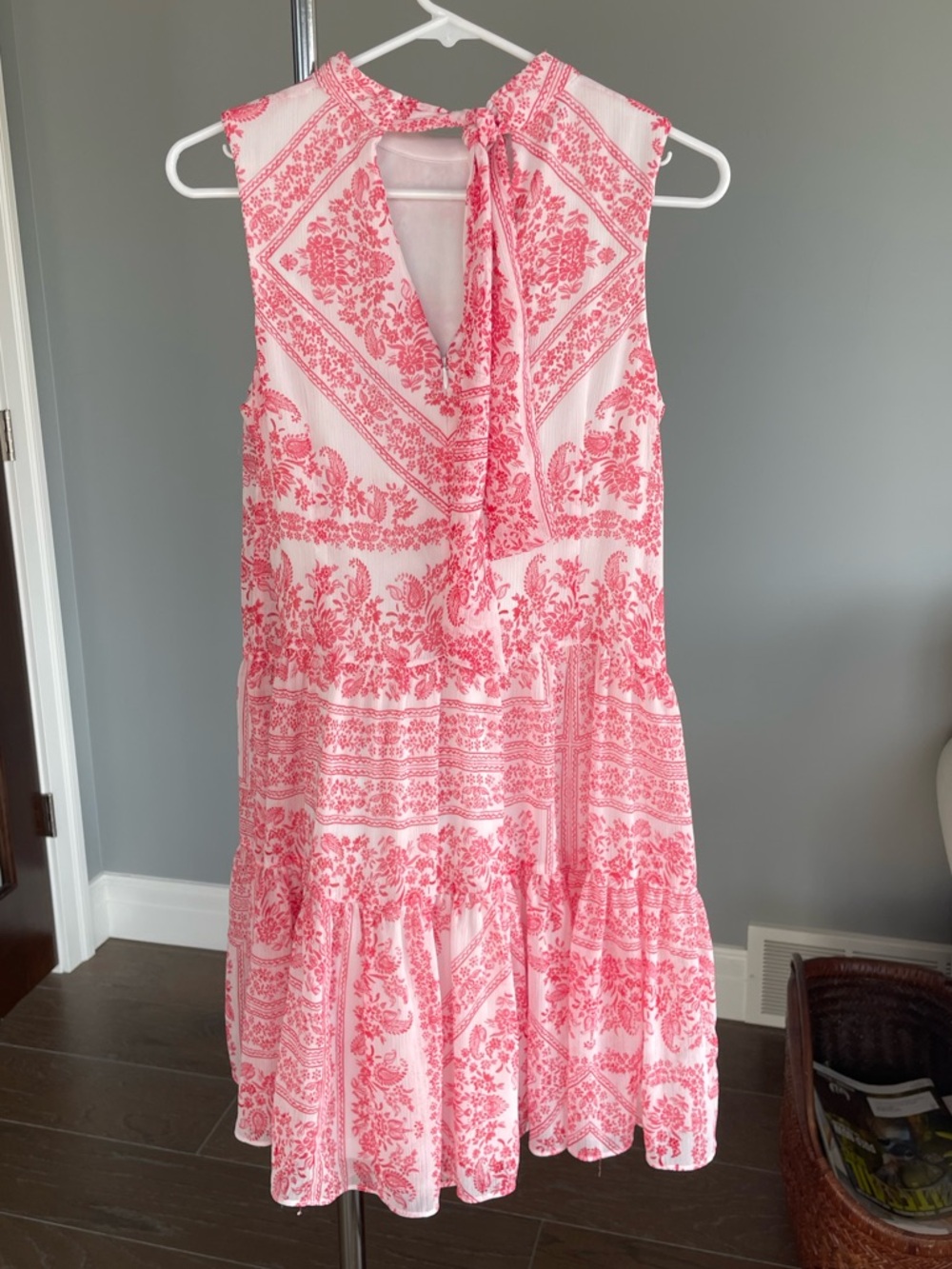Paisley Pink/White Mock Neck Sleeveless Flowy Dress | Calvin Klein | Size 2 - Picture 5 of 13
